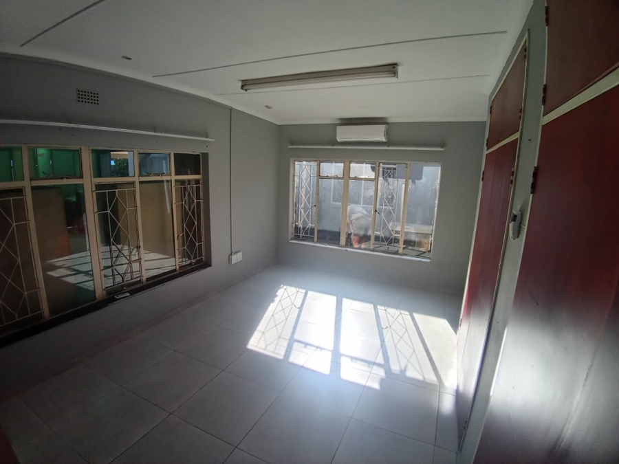 5 Bedroom Property for Sale in Protea Park North West